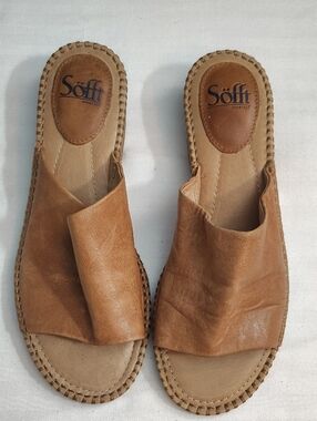 Soft Tan Minimalist Leather Slide Sandals